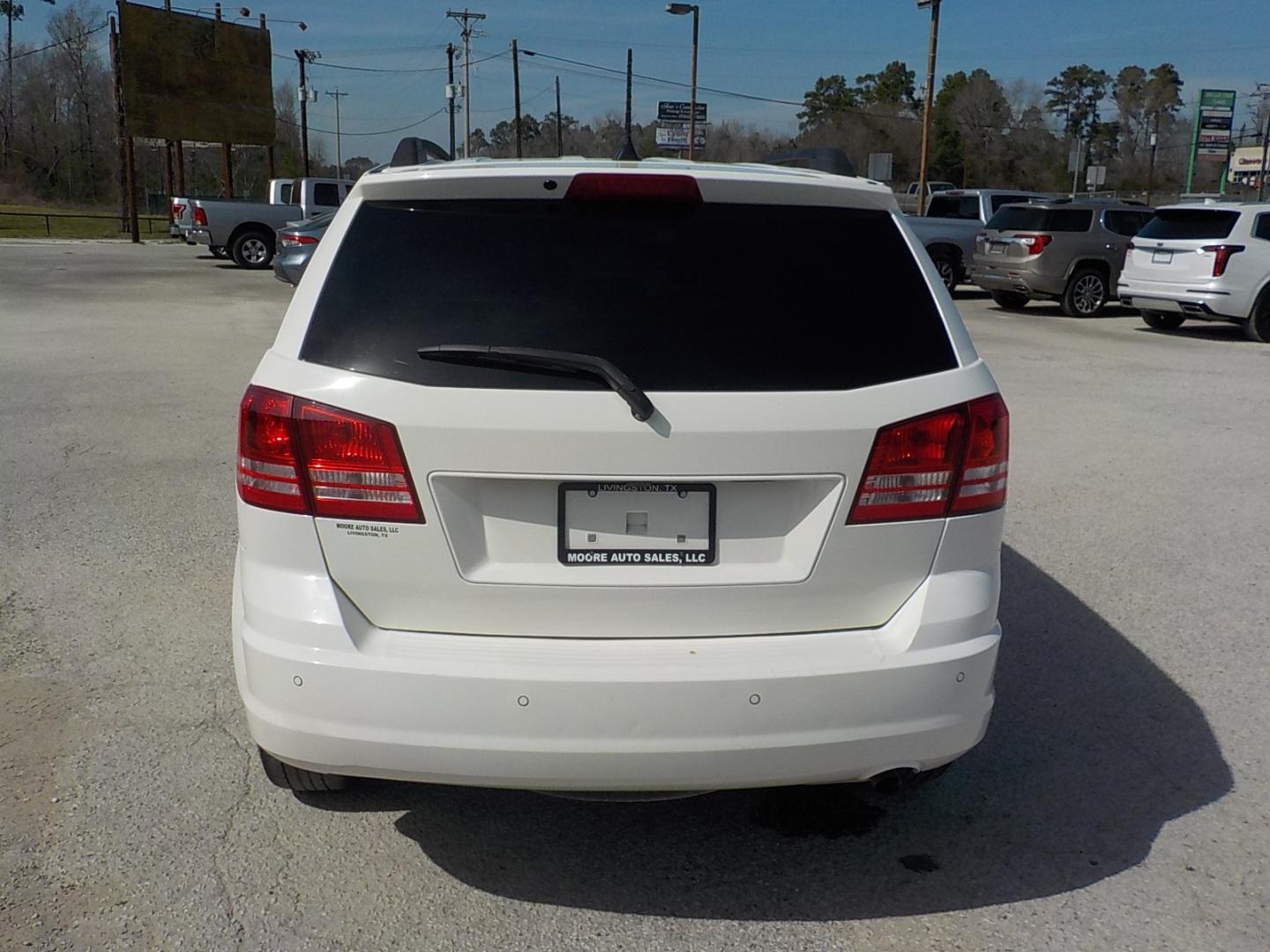 2020 White /Black Dodge Journey (3C4PDCAB2LT) , Automatic transmission, located at 1617 W Church Street, Livingston, TX, 77351, (936) 327-3600, 30.710995, -94.951157 - A great family vehicle that is a fantastic value!! 3rd row seating!! - Photo#6